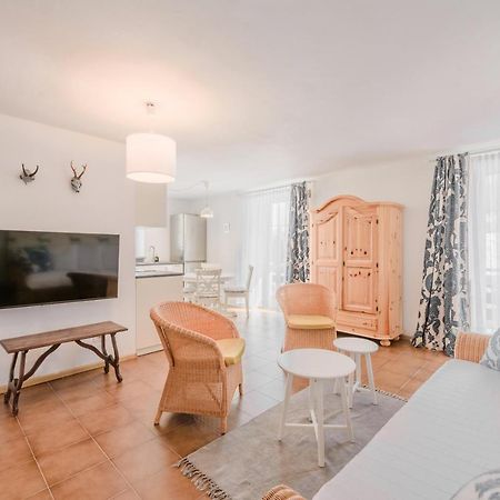 Renoviertes Apartment Mit Terrasse An Der Piste Mit Kostenlosen Wifi Carezza al Lago Exterior foto