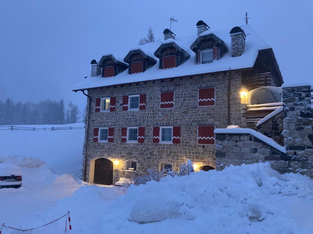 Renoviertes Apartment Mit Terrasse An Der Piste Mit Kostenlosen Wifi Carezza al Lago Exterior foto